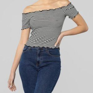 FashioNova NWT Medium Stripped Cropped Top